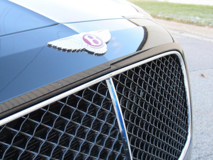 Детали экстерьера Bentley Flying Spur V8 S 2017 года  (фото 19 из 154)
